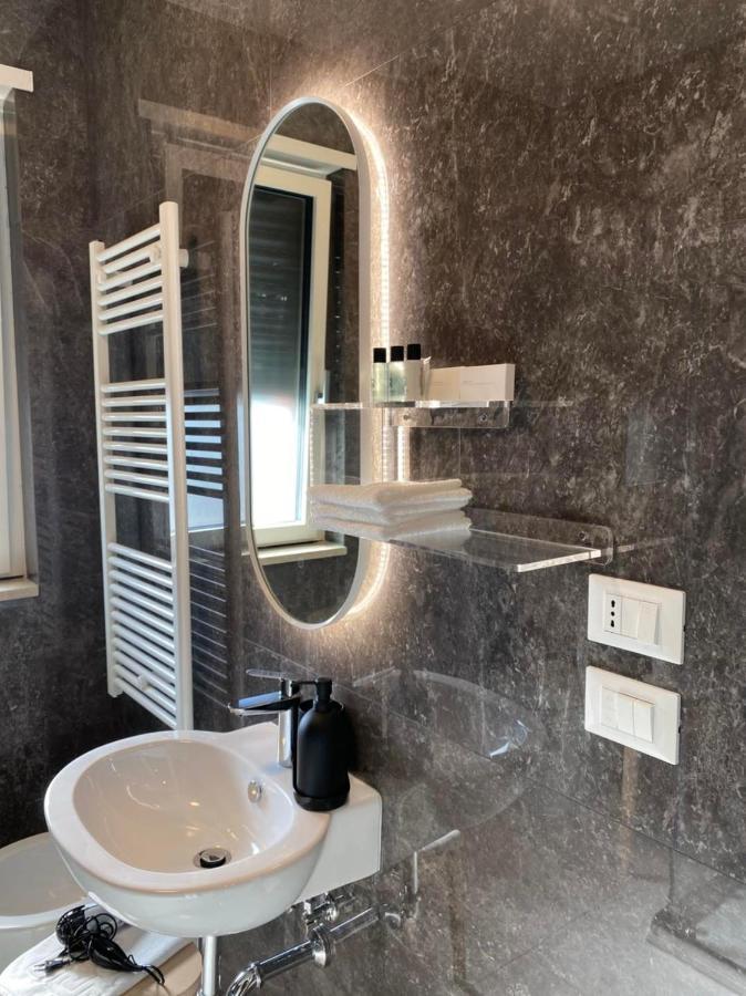 Dizeta Suite And Apartment Salerno Luaran gambar
